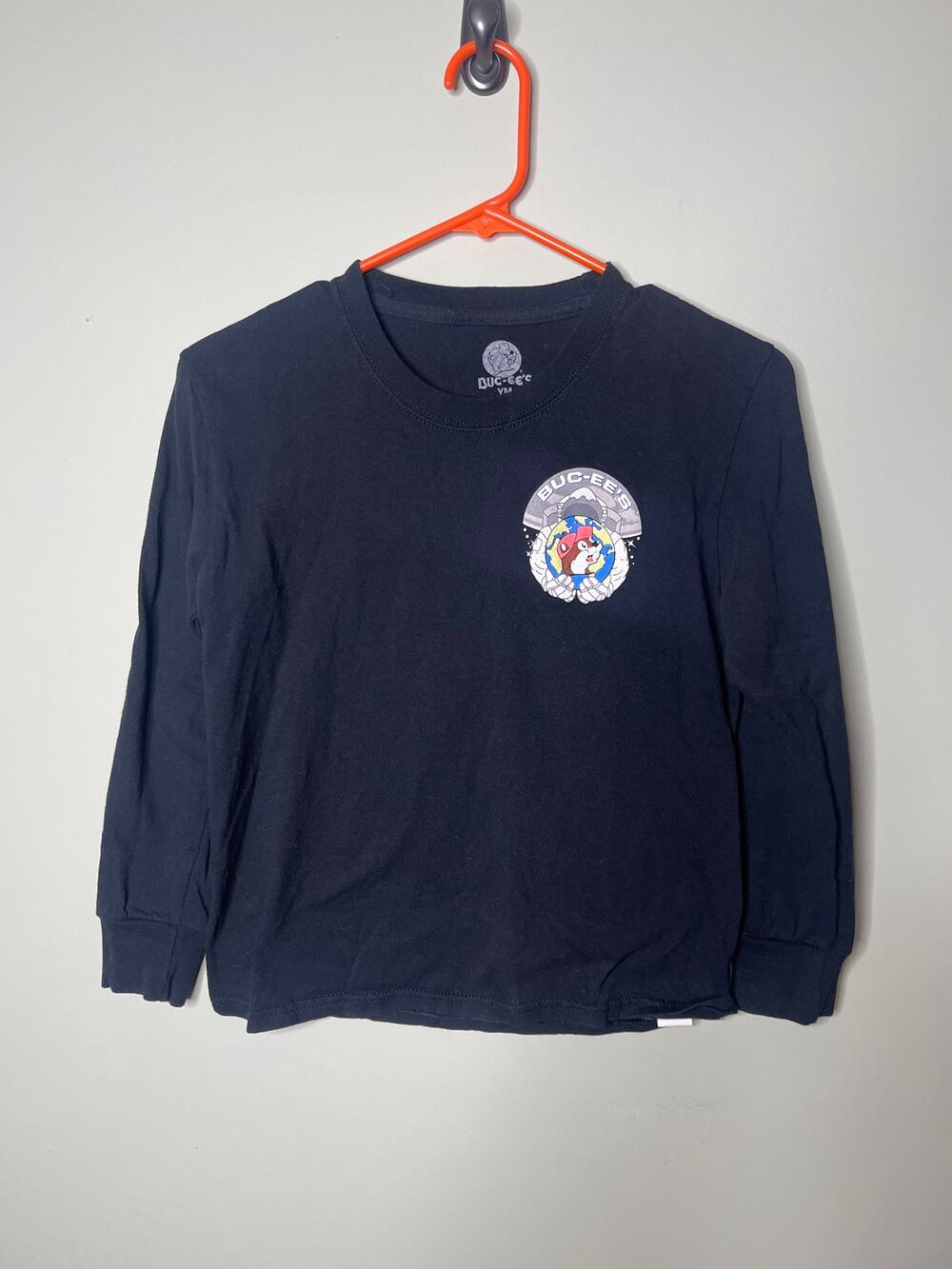 Buc-ee’s Outerspace Moon Youth Shirt Medium